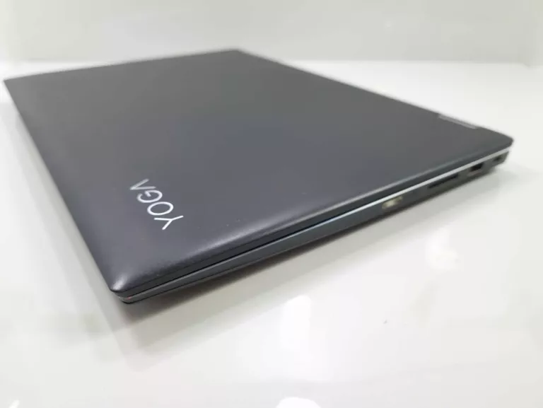 LAPTOP LENOVO YOGA 520-14 14 " INTEL CORE I3 4 GB / 256 GB #OPIS