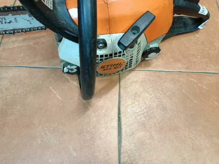 pila-spalinowa-stihl-ms-181-2012-glosno-pracuje-zasilanie-spalinowe