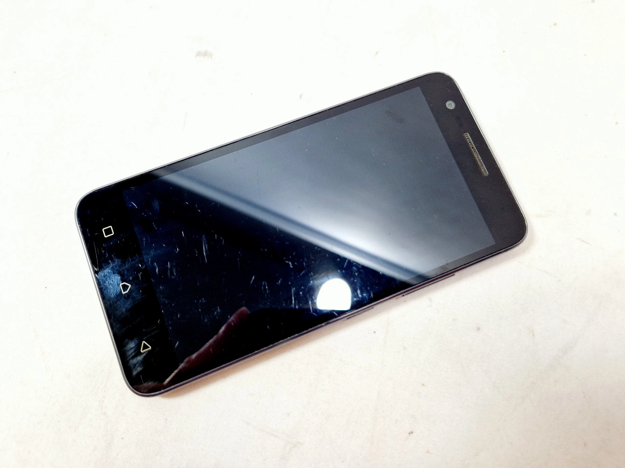 smartfon-lenovo-vibe-c2-k10a40-18gb-czarny-wbudowana-pamiec-8-gb