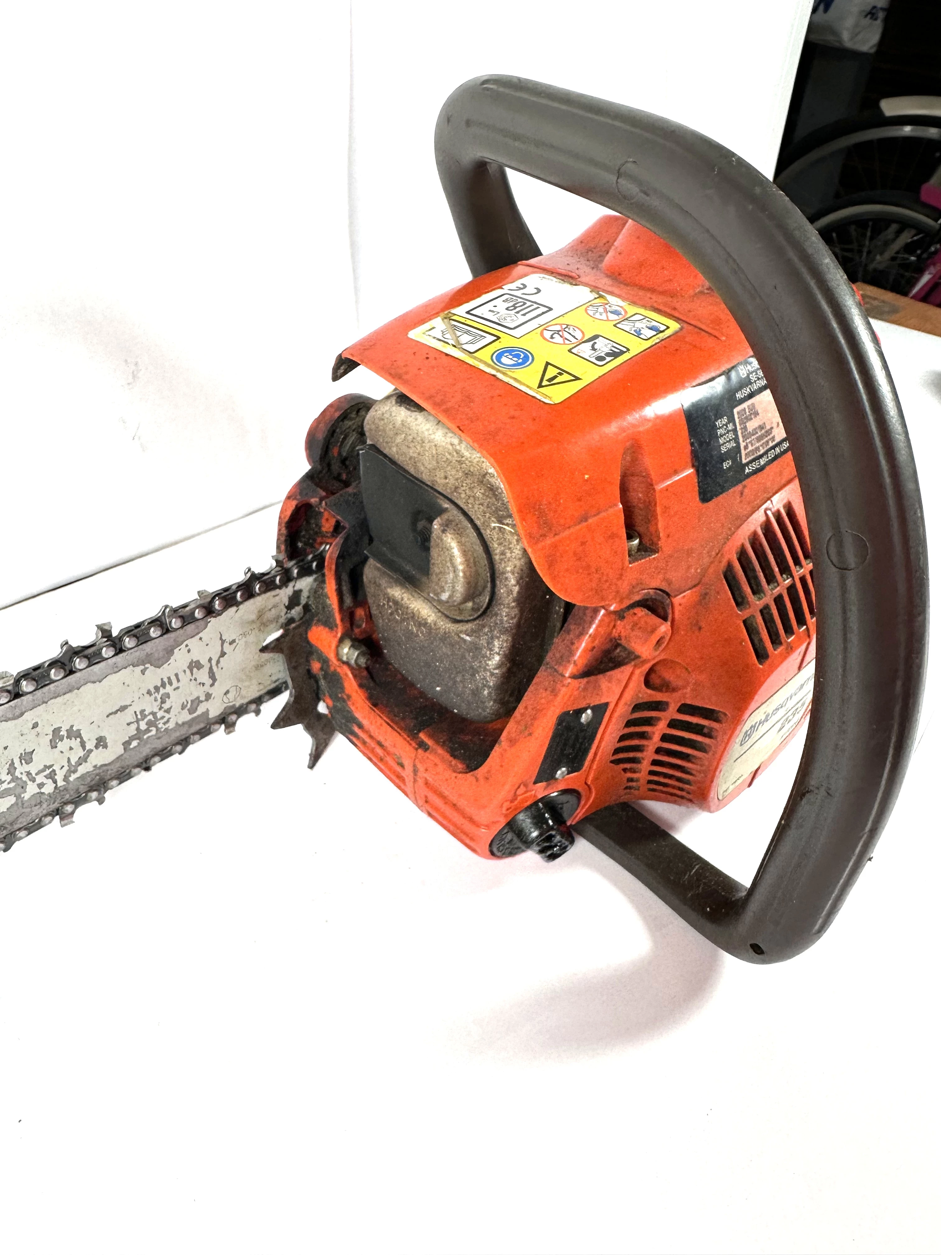 pila-spalinowa-husqvarna-235-marka-husqvarna