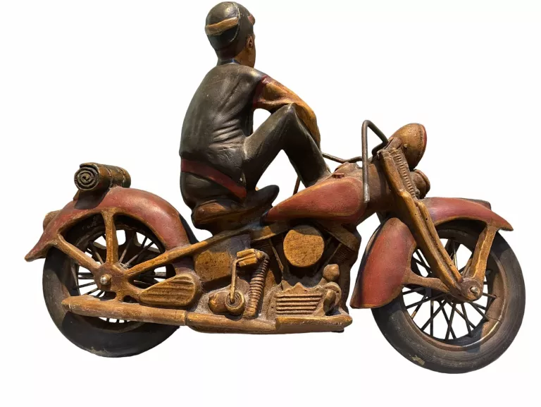 DREWNIANA FIGURKA MOTOCYKLISTA