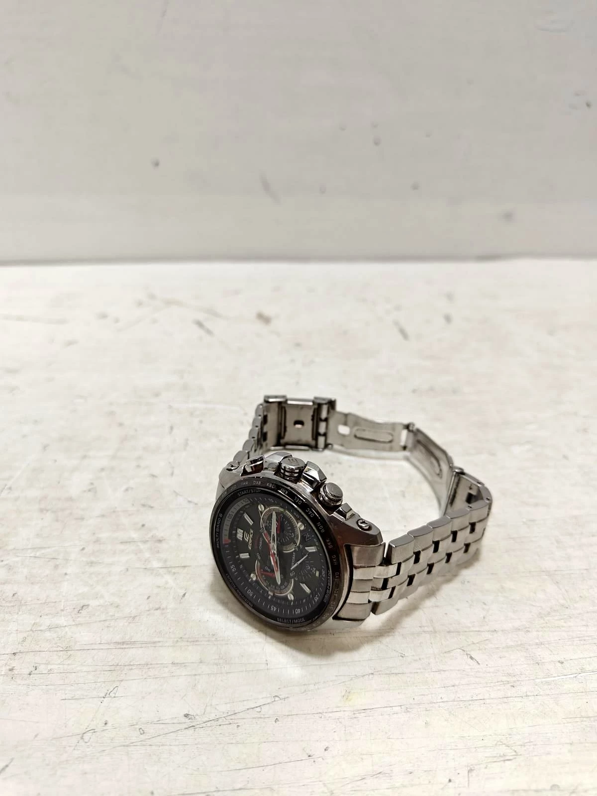 zegarek-casio-edifice-eqw-m710db-polecam-mechanizm-kwarcowy