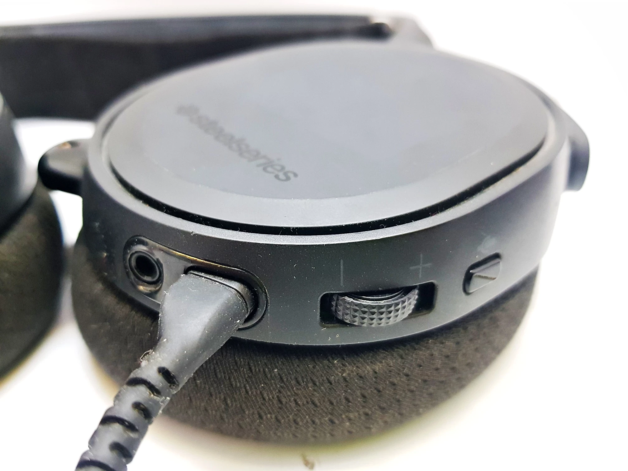 sluchawki-gamingowe-steelseries-arctis-5-kod-producenta-61504