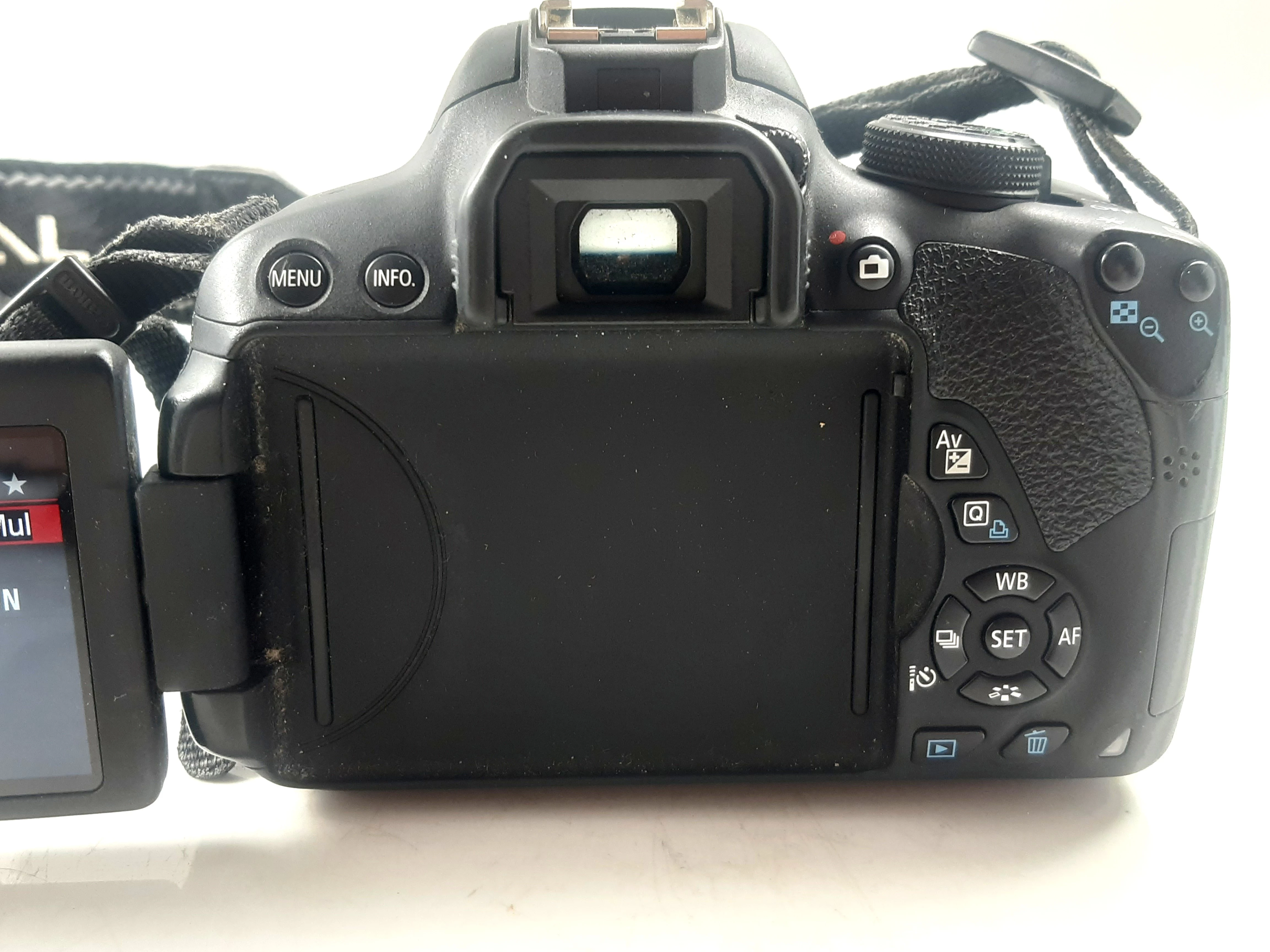 aparat-canon-eos-700d-rozmiar-matrycy-aps-c