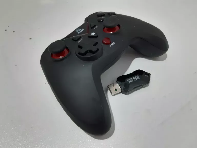 KONSOLA PS3 CECH-3004B SREBRNA + 2 PADY