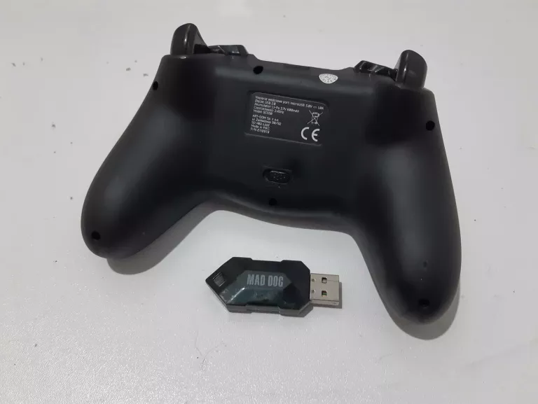 KONSOLA PS3 CECH-3004B SREBRNA + 2 PADY