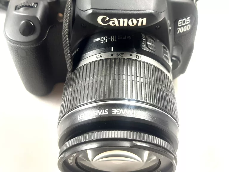 APARAT CANON EOS 700D