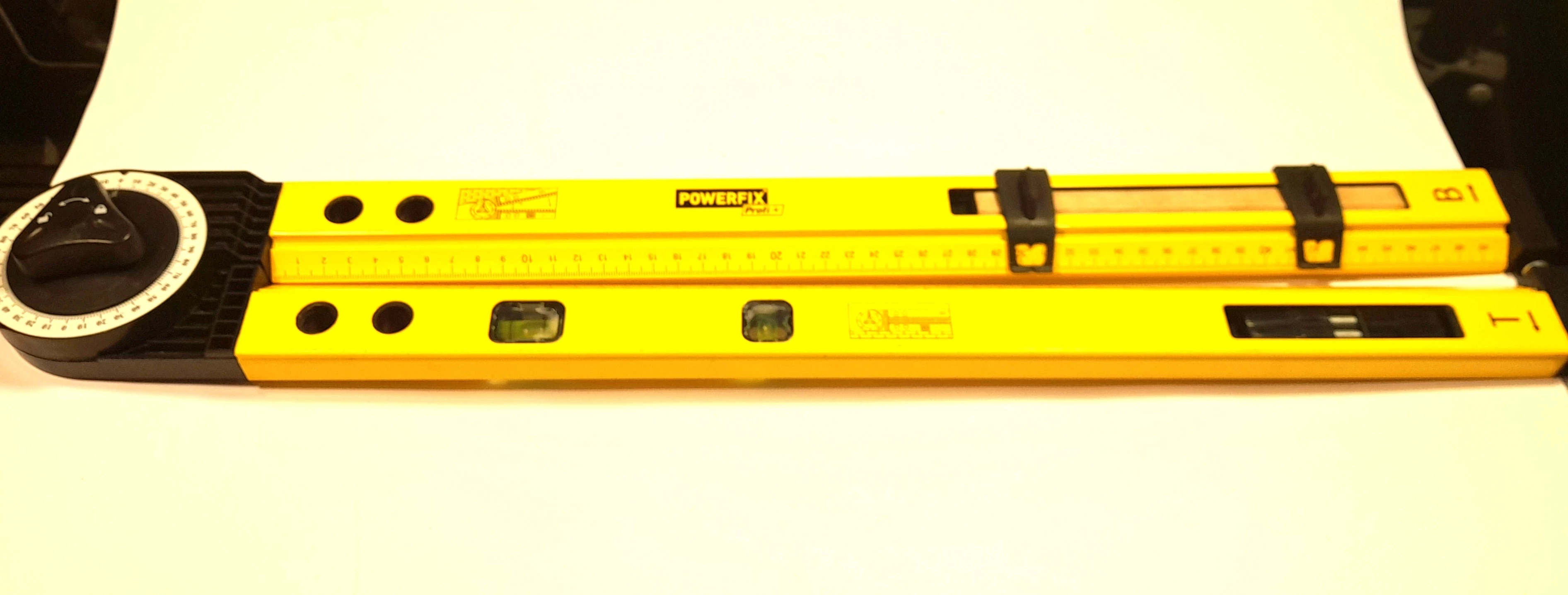 katownik-powerfix-profi-plus-z-poziomica-500-x-500-mm-dabrowskiego-30-naklo