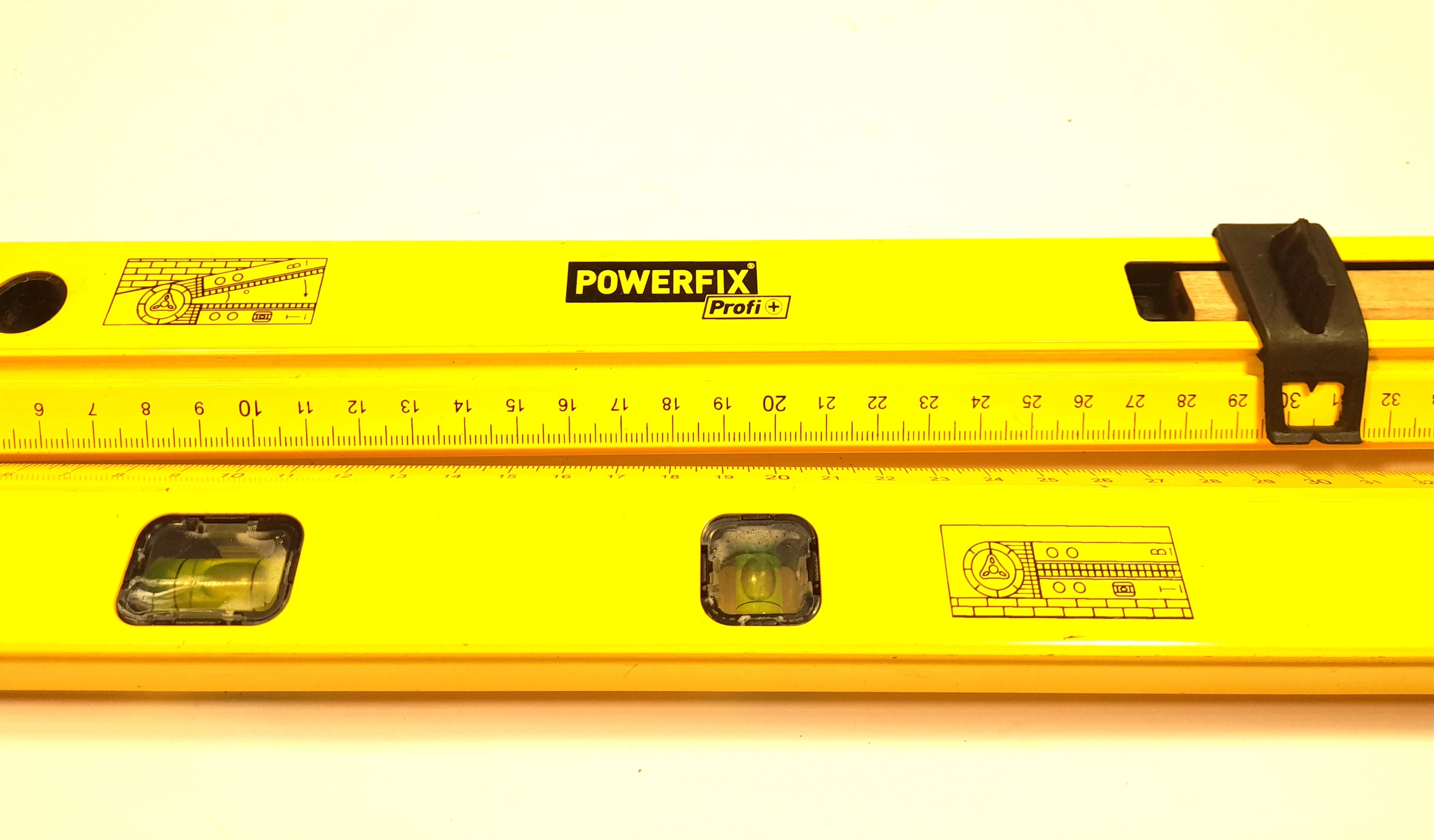 katownik-powerfix-profi-plus-z-poziomica-500-x-500-mm-stan-uzywany
