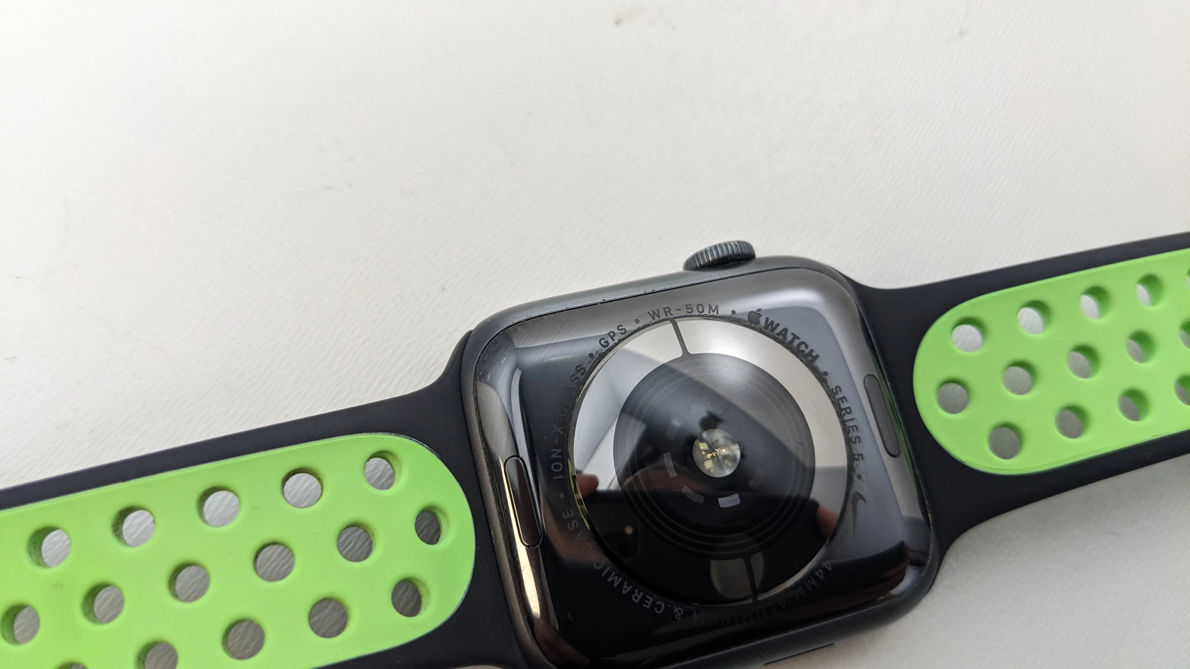 Apple Watch シリーズ5 44mm GPS A2093 WR-50M-