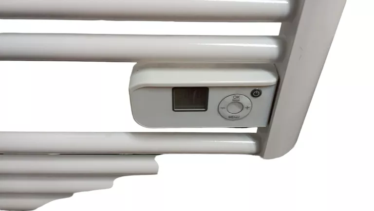 grzejnik-lazienkowy-drabinka-elektryczny-kolor-bialy