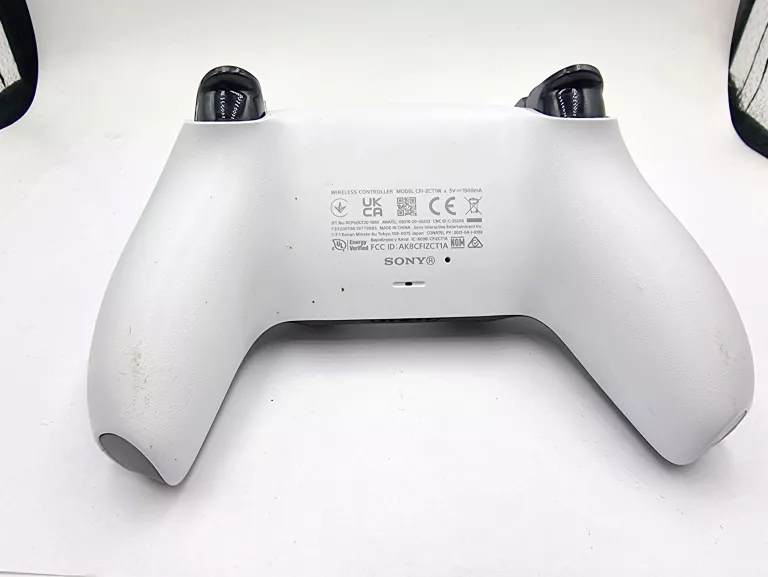 pad-do-ps5-marka-sony