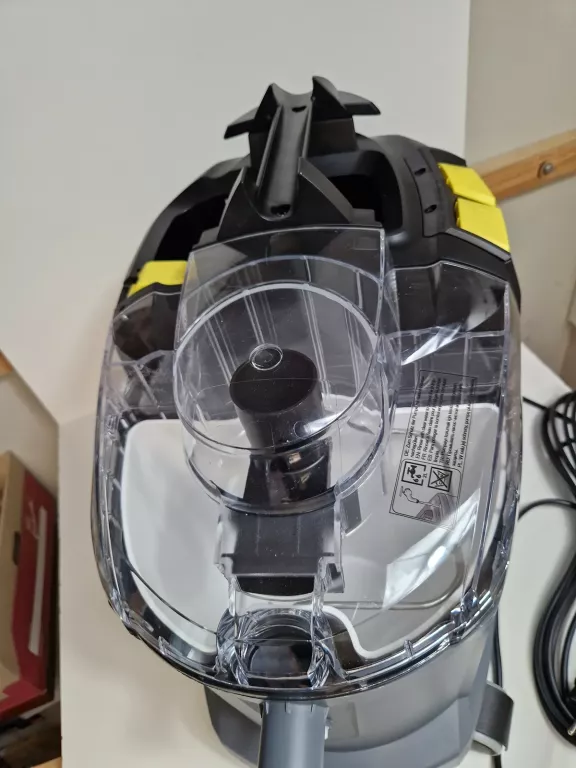 KARCHER PUZZI 8-1 1,100-240,0