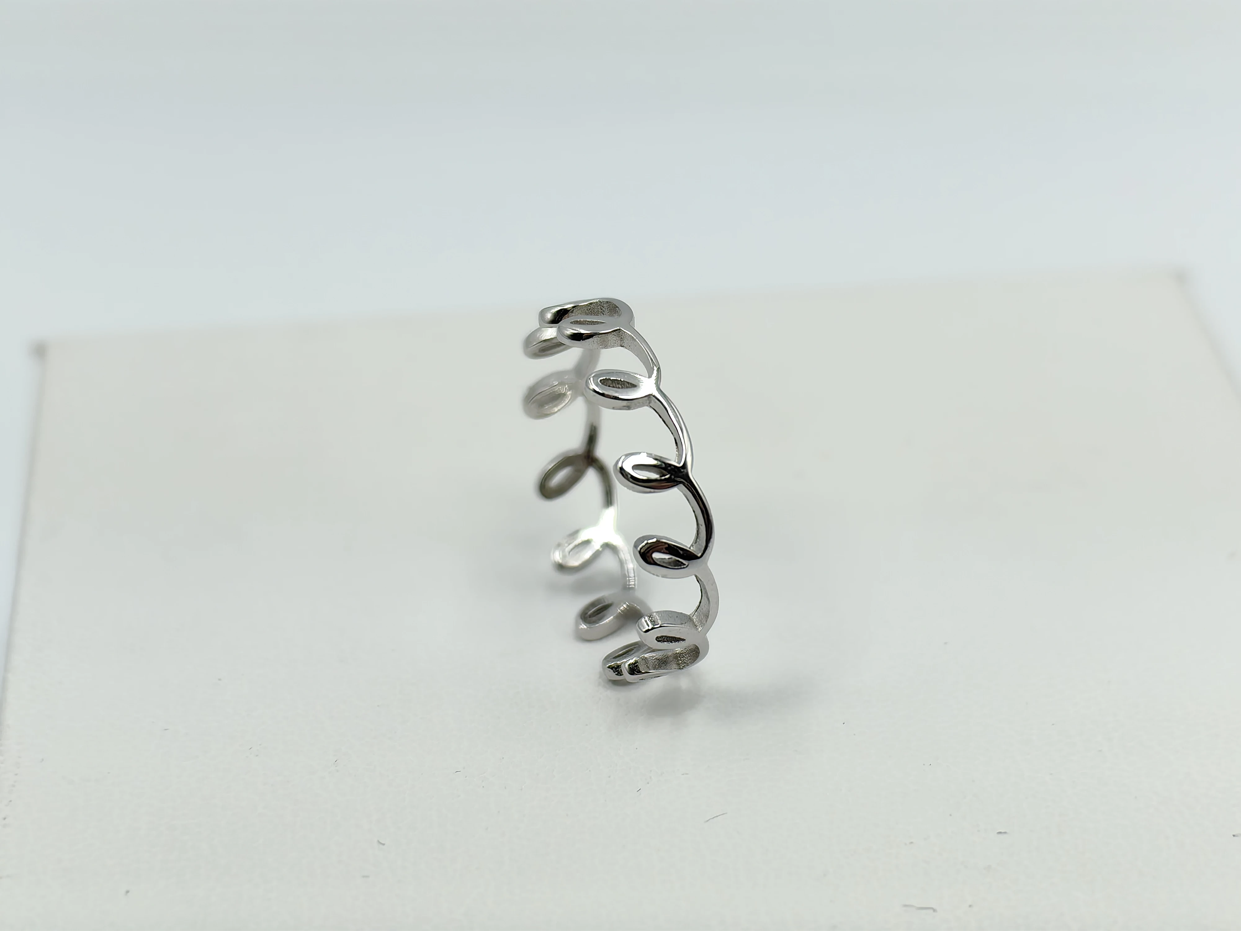 srebrny-zawijany-pierscionek-p925g135r17-kamienie-221-64