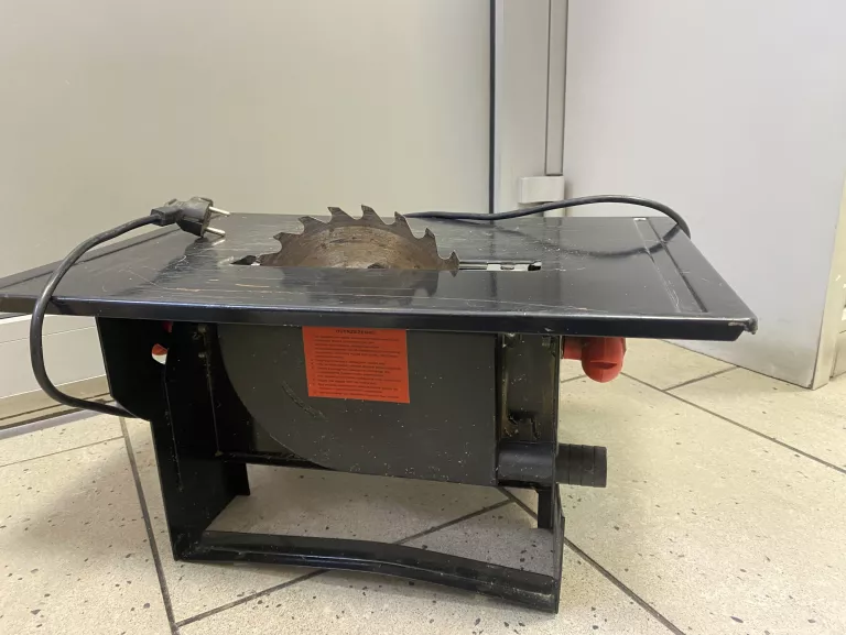 KRAJZEGA PIŁA STOŁOWA TOOLTEC 600W