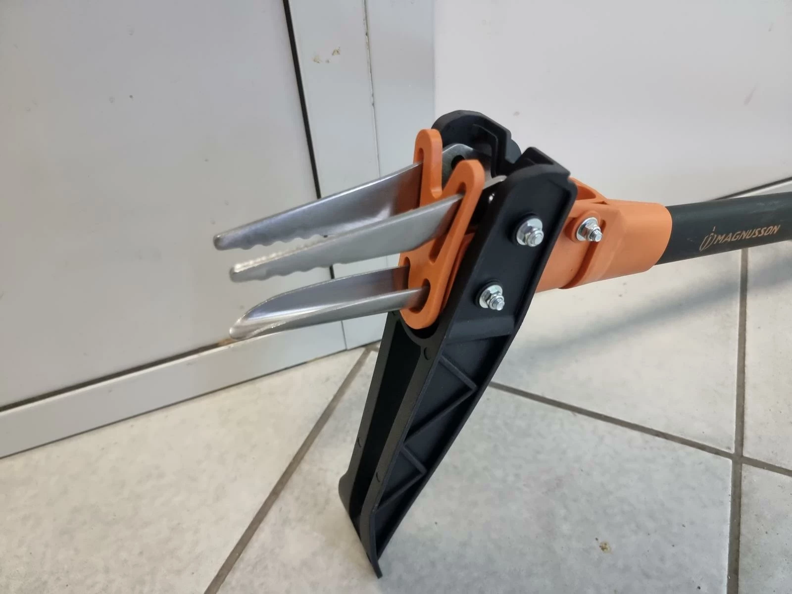 wycinak-wyrywacz-do-chwastow-magnusson-stan-uzywany