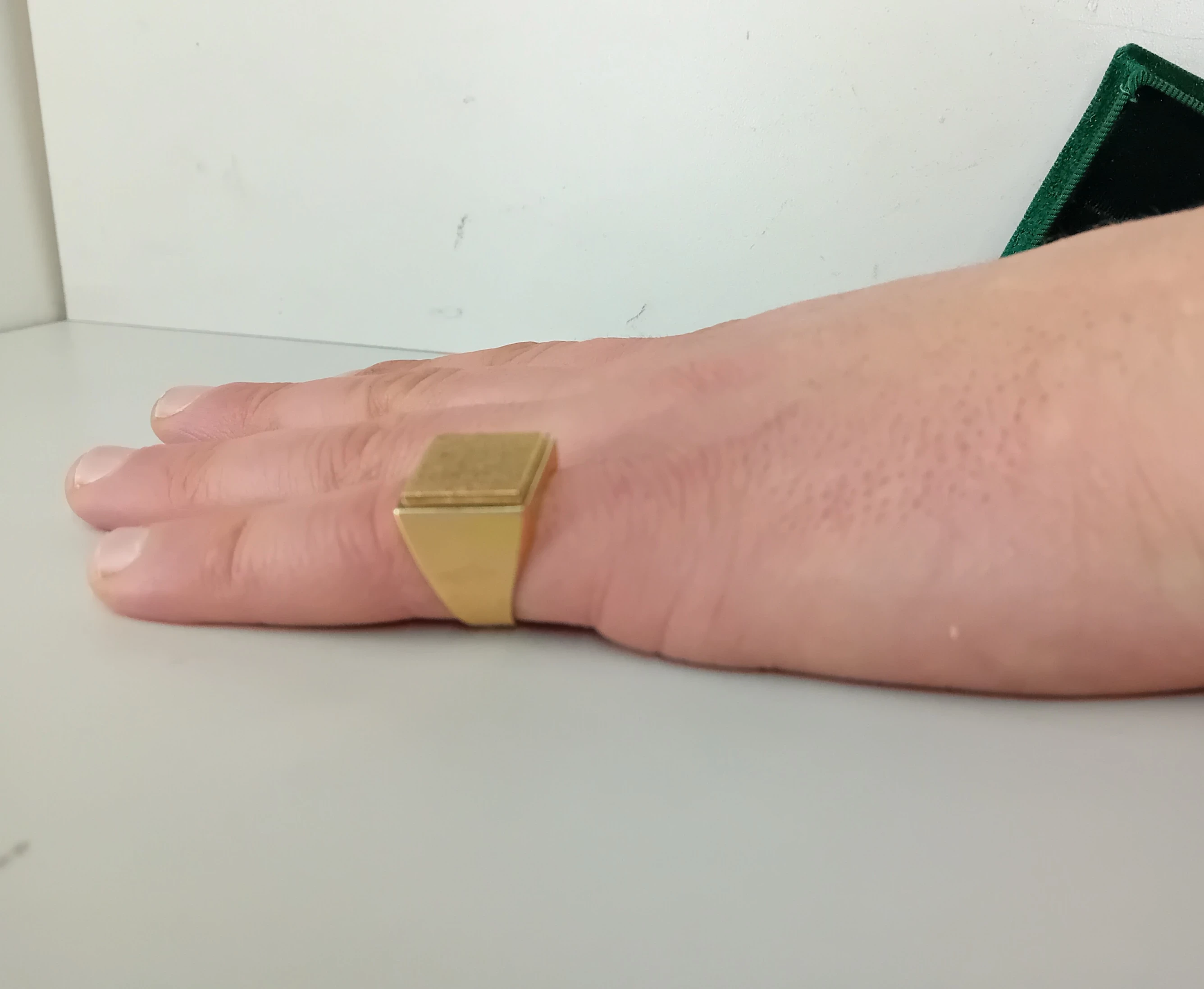 masywny-zloty-sygnet-zloto-750-18k-stan-11323-2