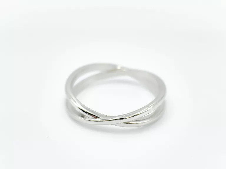 cudowny-srebrny-pierscionek-p925g185r17-kamienie-221-128