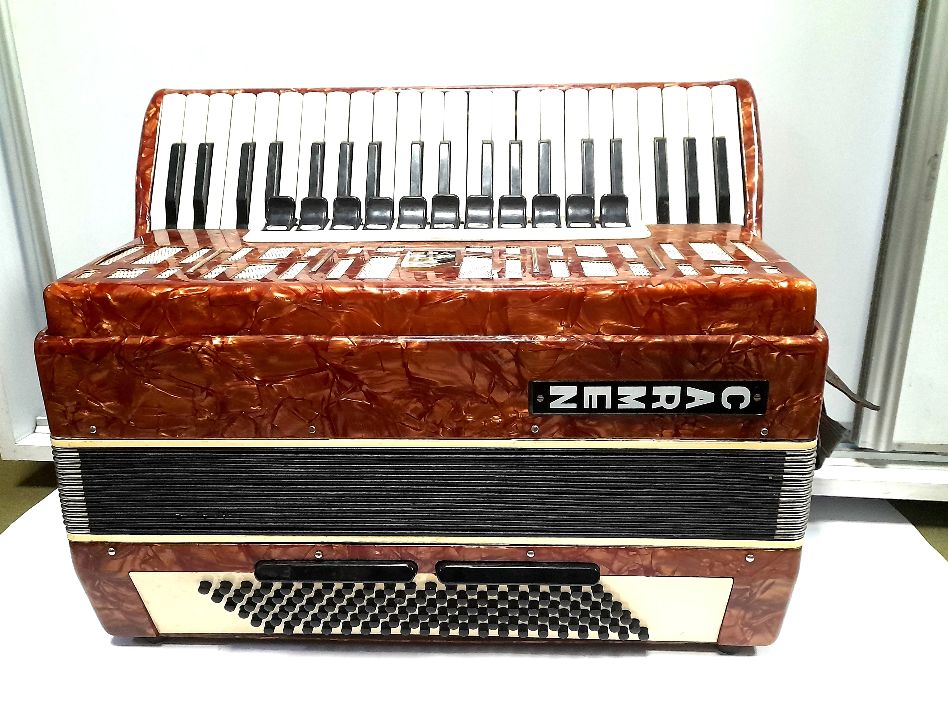 akordeon-carmen-bfa-1973-skrzynia-kod-producenta-carmen-xii