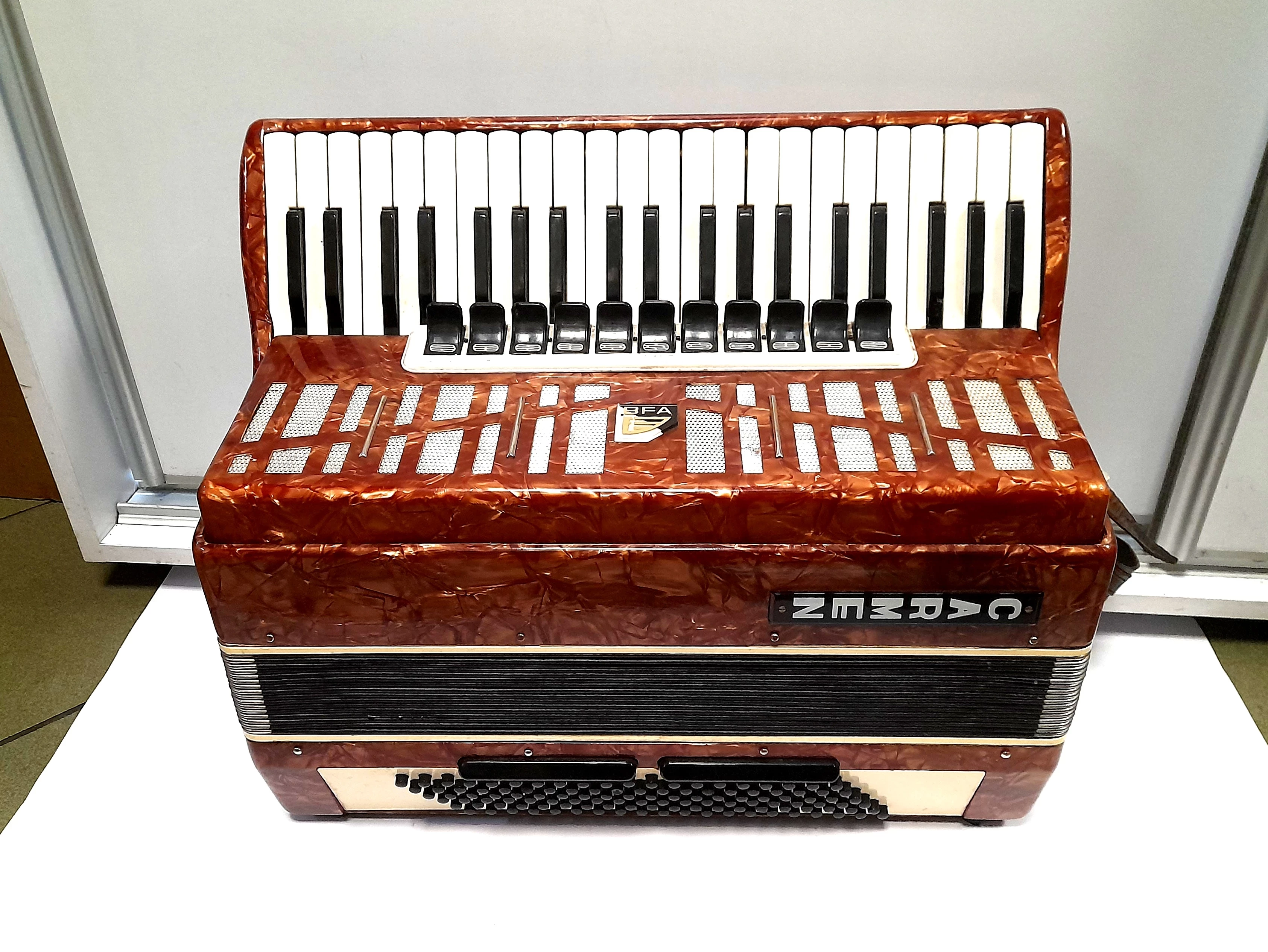 akordeon-carmen-bfa-1973-skrzynia-stan-uzywany