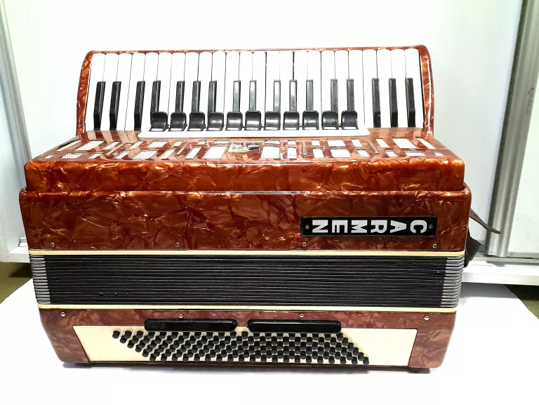 akordeon-carmen-bfa-1973-skrzynia-kod-producenta-carmen-xii