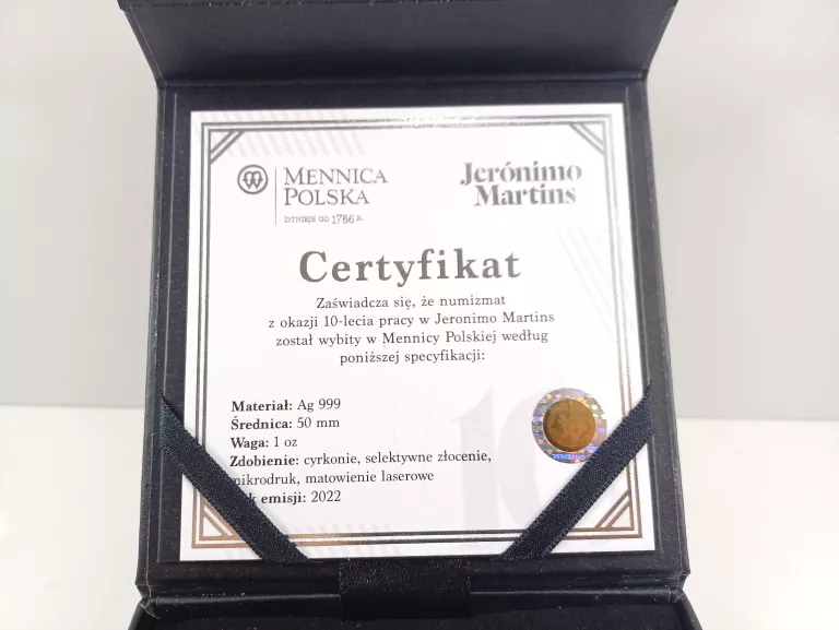 srebrny-medal-biedronka-10-lat-jeronimo-martins-uncja-srebra-ceryfikat-rok-2022