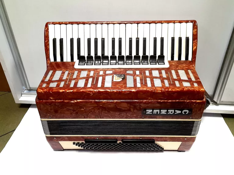 akordeon-carmen-bfa-1973-skrzynia-stan-uzywany
