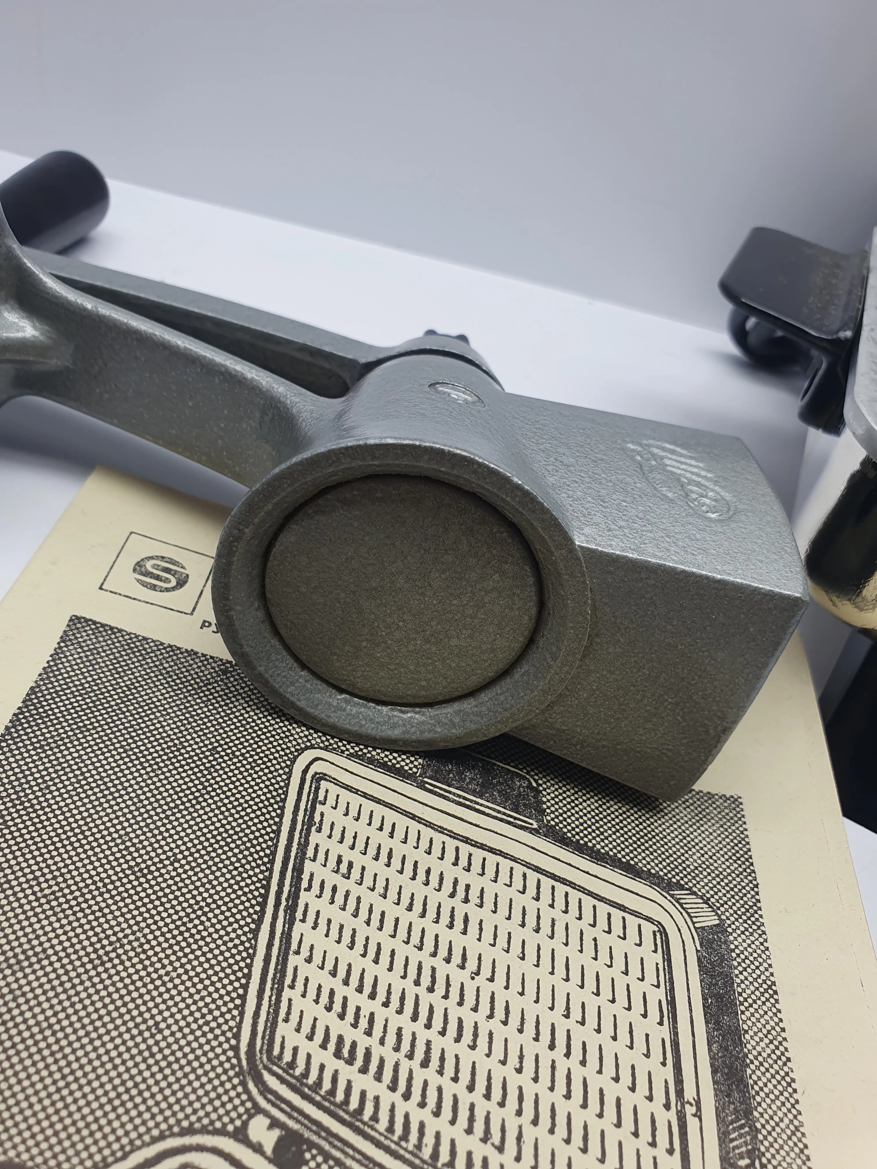 rosyjska-zabytkowa-maszyna-do-robienia-wafli-ean-gtin-234765438753