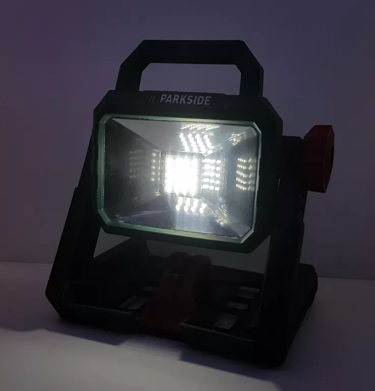 REFLEKTOR AKUMULATOROWY PARKSIDE PLSA 20-LI A1 + AKUMULATOR SMART 4AH