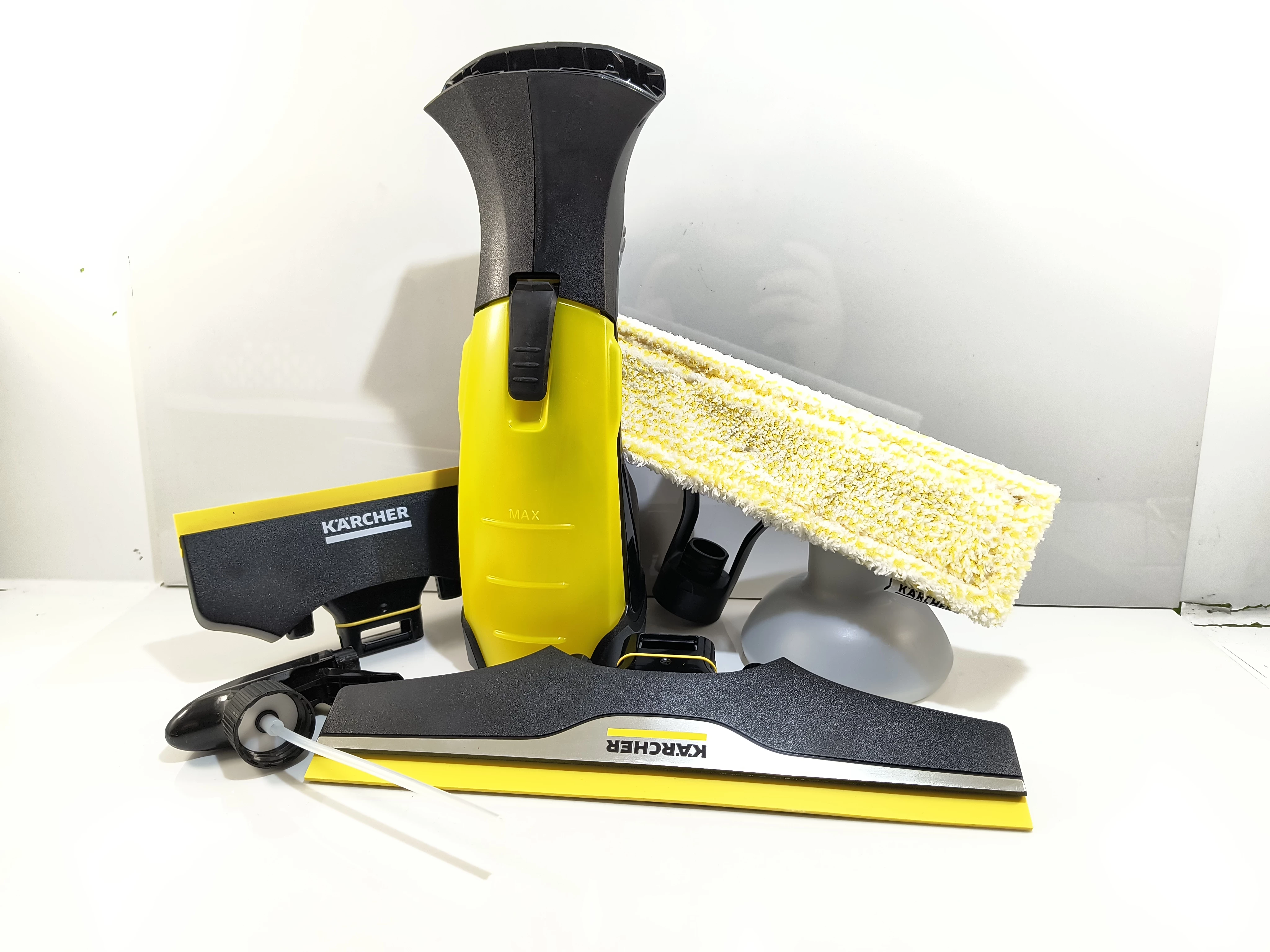 myjka-do-okien-karcher-wv-2-premium-black-edition-pasieka-36-a-poznan-ska-x