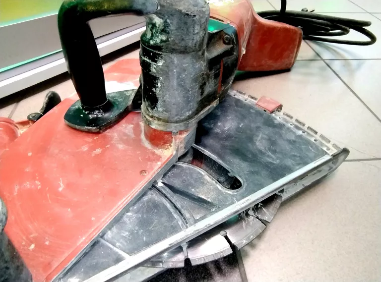 HILTI PRZECINARKA ELEKTRYCZNA DCH 300