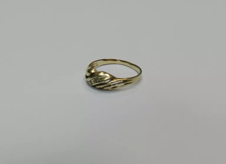 zloty-pierscionek-pr-585-237g-r18-rodzaj-klasyczne