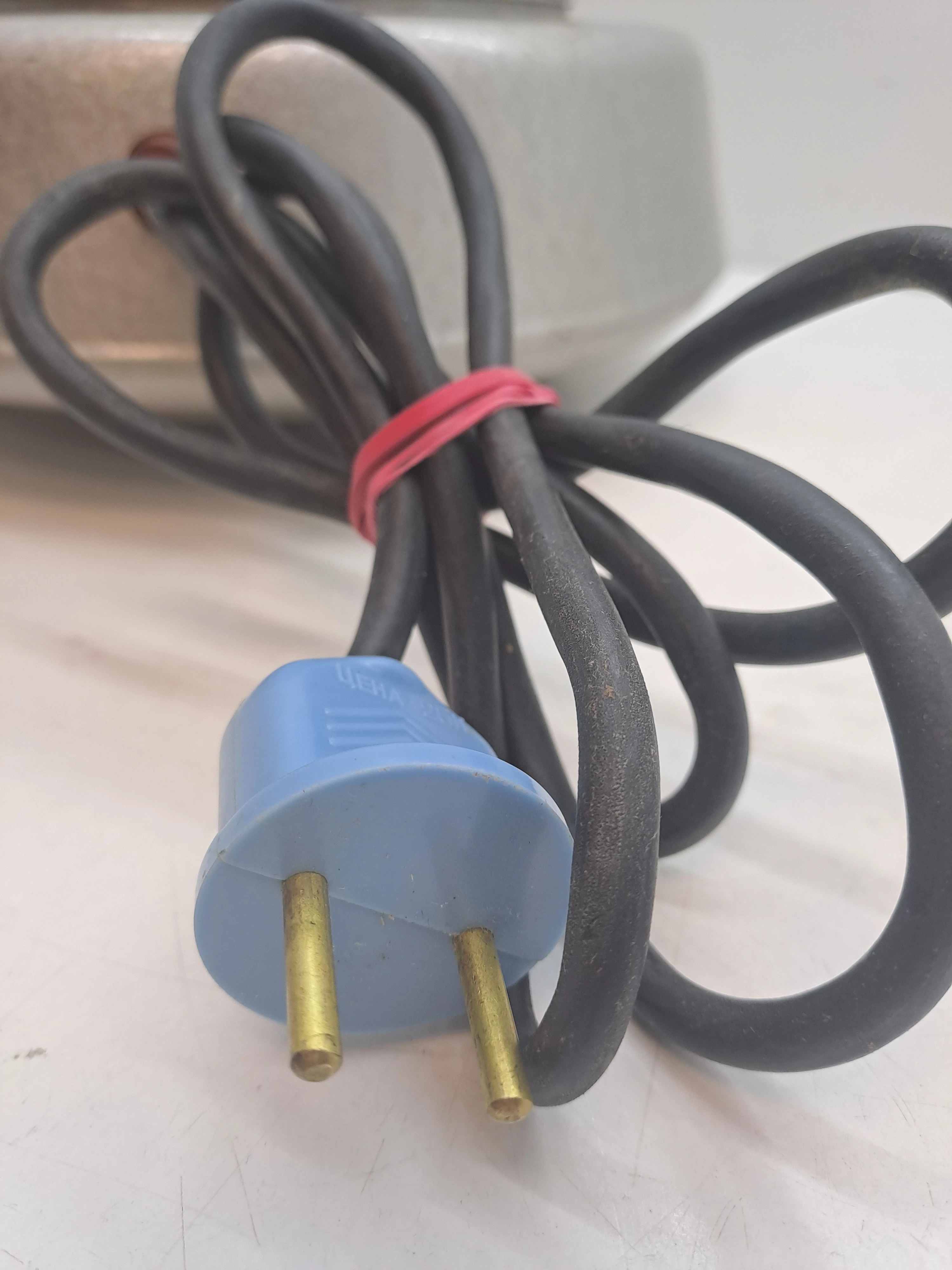 kuchenka-elektryczna-1-palnik-rosyjska-kolor-dominujacy-srebrnyszary