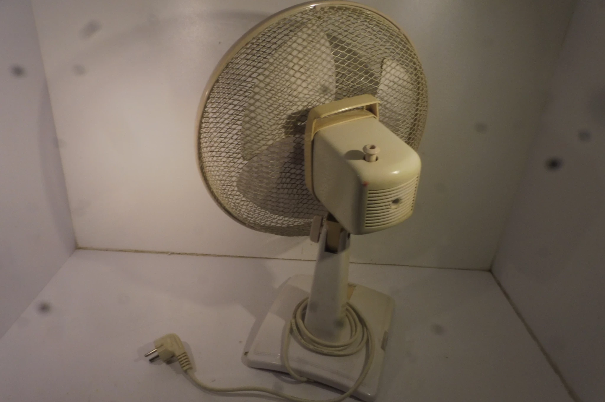 wiatrak-bialy-marka-inna