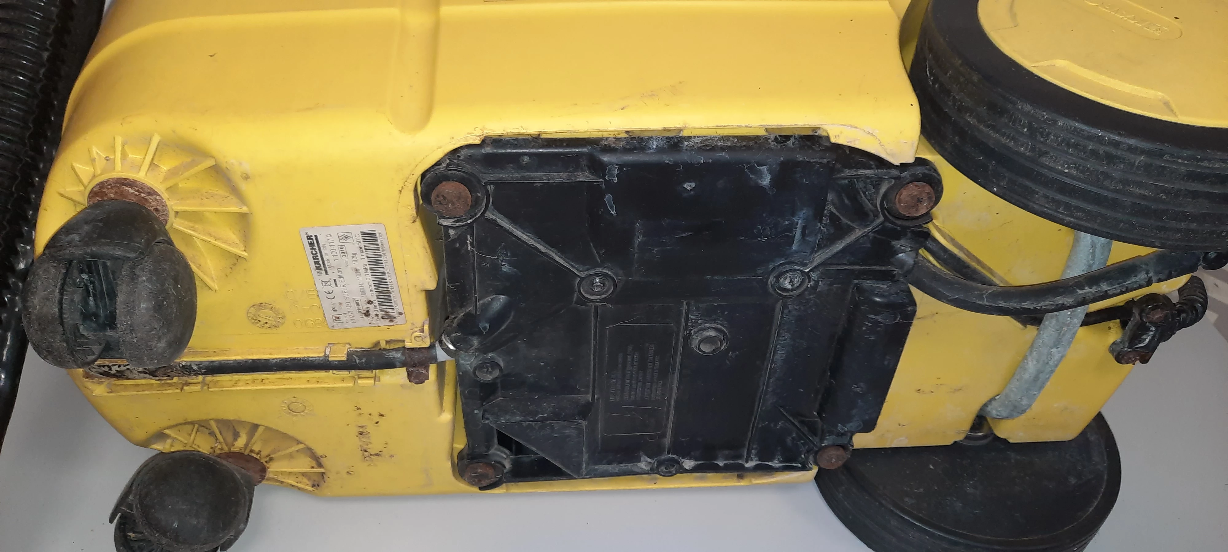 odkurzacz-pioracy-karcher-puzzi-100-stan-uzywany