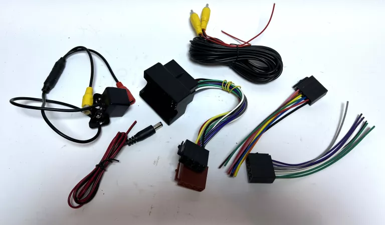 RADIO SAMOCHODOWE 7012B - ZESTAW