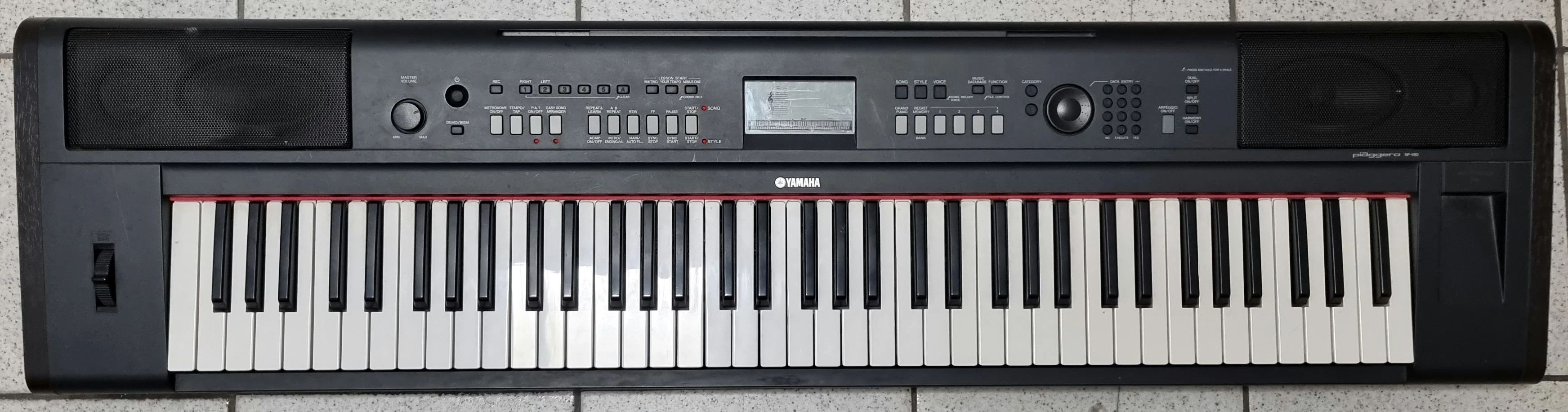 pianino-yamaha-np-v80-opis-koscielna-4b-sj-brzeg