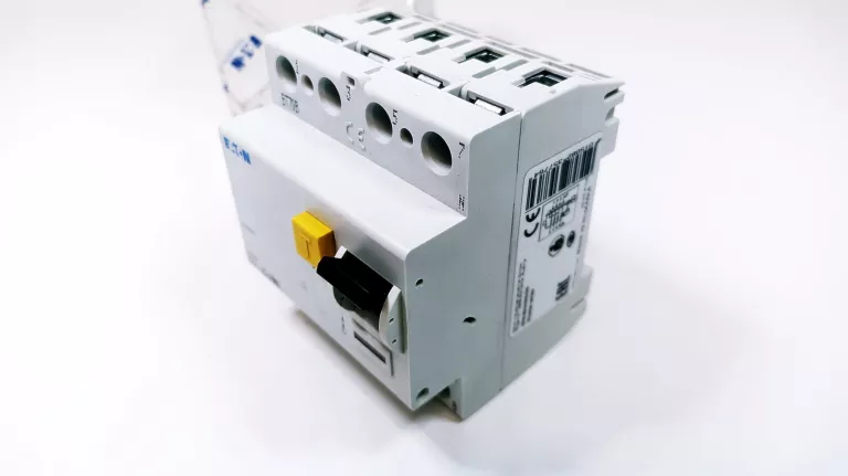 wylacznik-roznicowopradowy-cfi6-254003-de-stan-uzywany