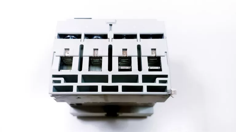 wylacznik-roznicowopradowy-cfi6-254003-de-kod-producenta-cig762