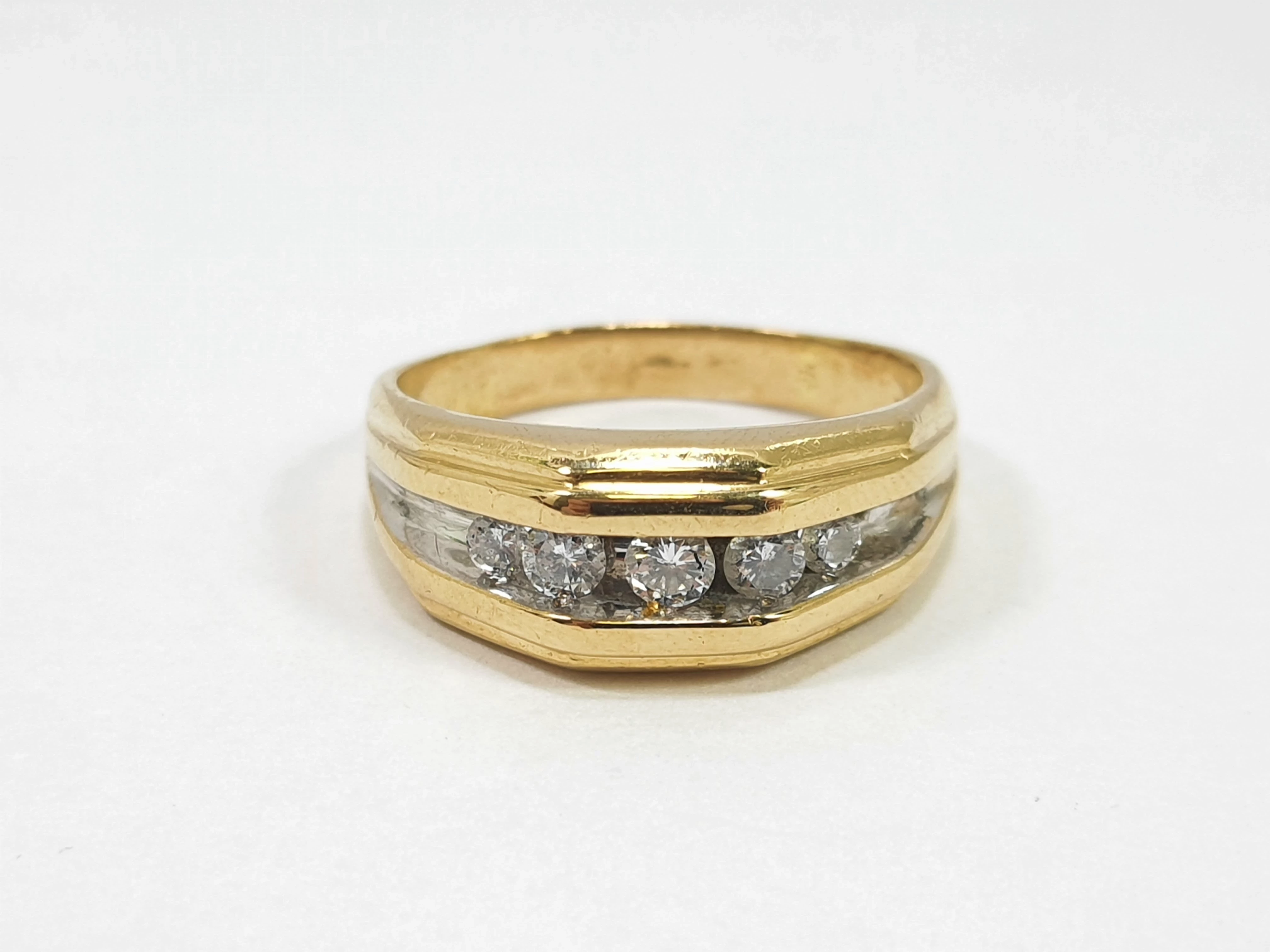 zloty-sygnet-pierscionek-585-diamenty-brylanty-040ct-rozmiar-28-certyfika-rodzaj-klasyczne