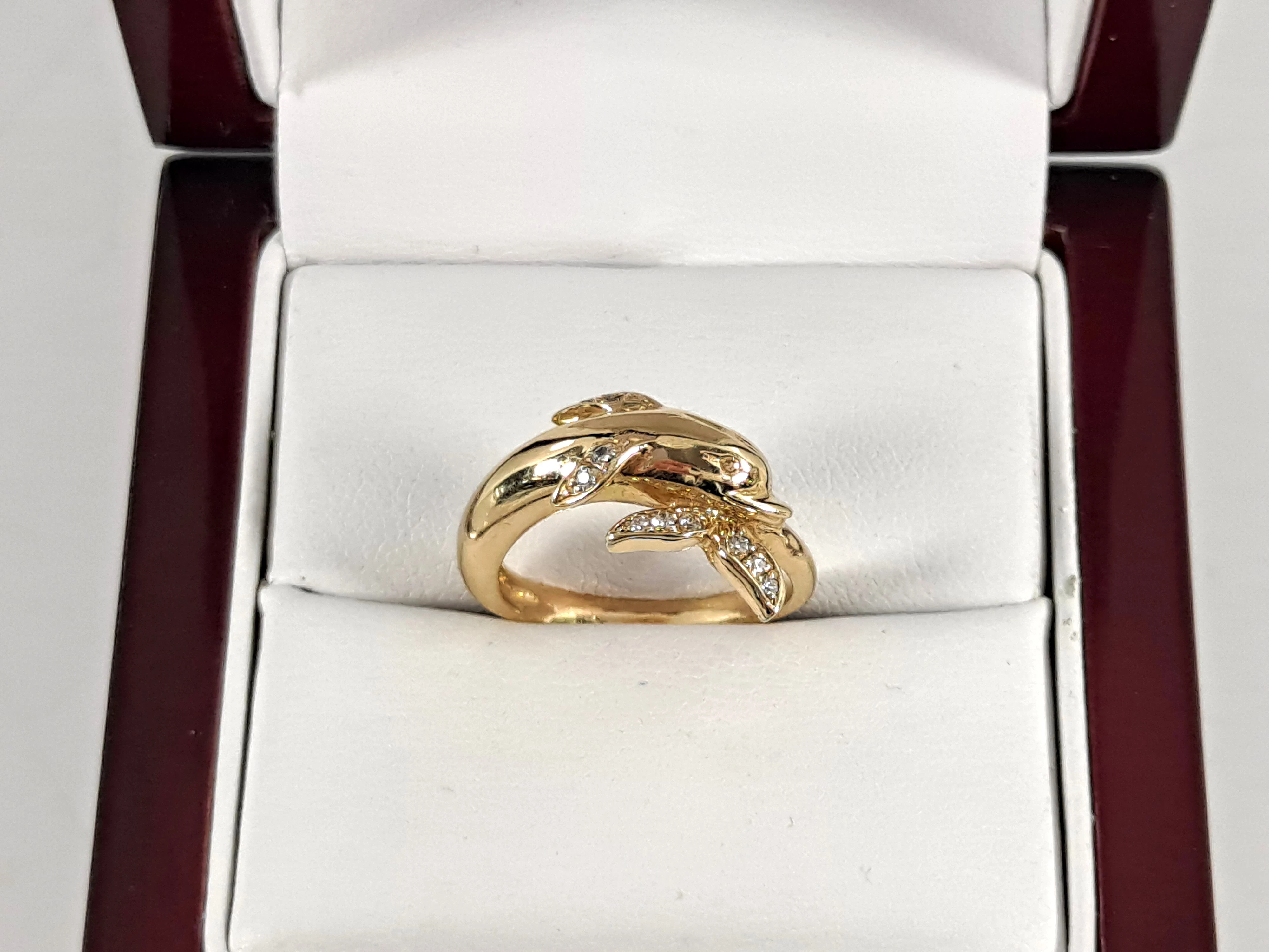 zloty-pierscionek-delfin-brylanty-007ct-585-460g-r9-motyw-zwierzeta