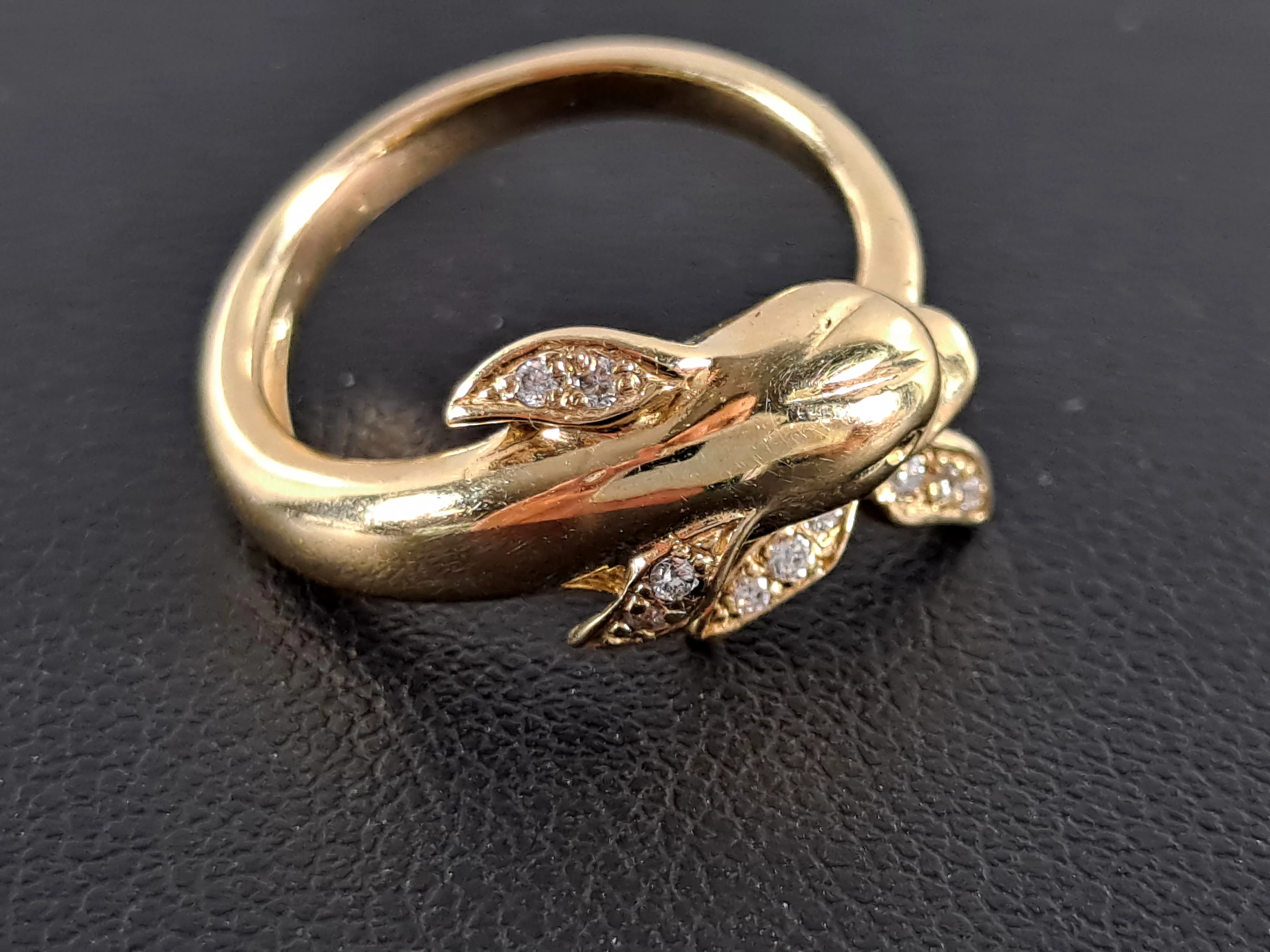 zloty-pierscionek-delfin-brylanty-007ct-585-460g-r9-waga-460