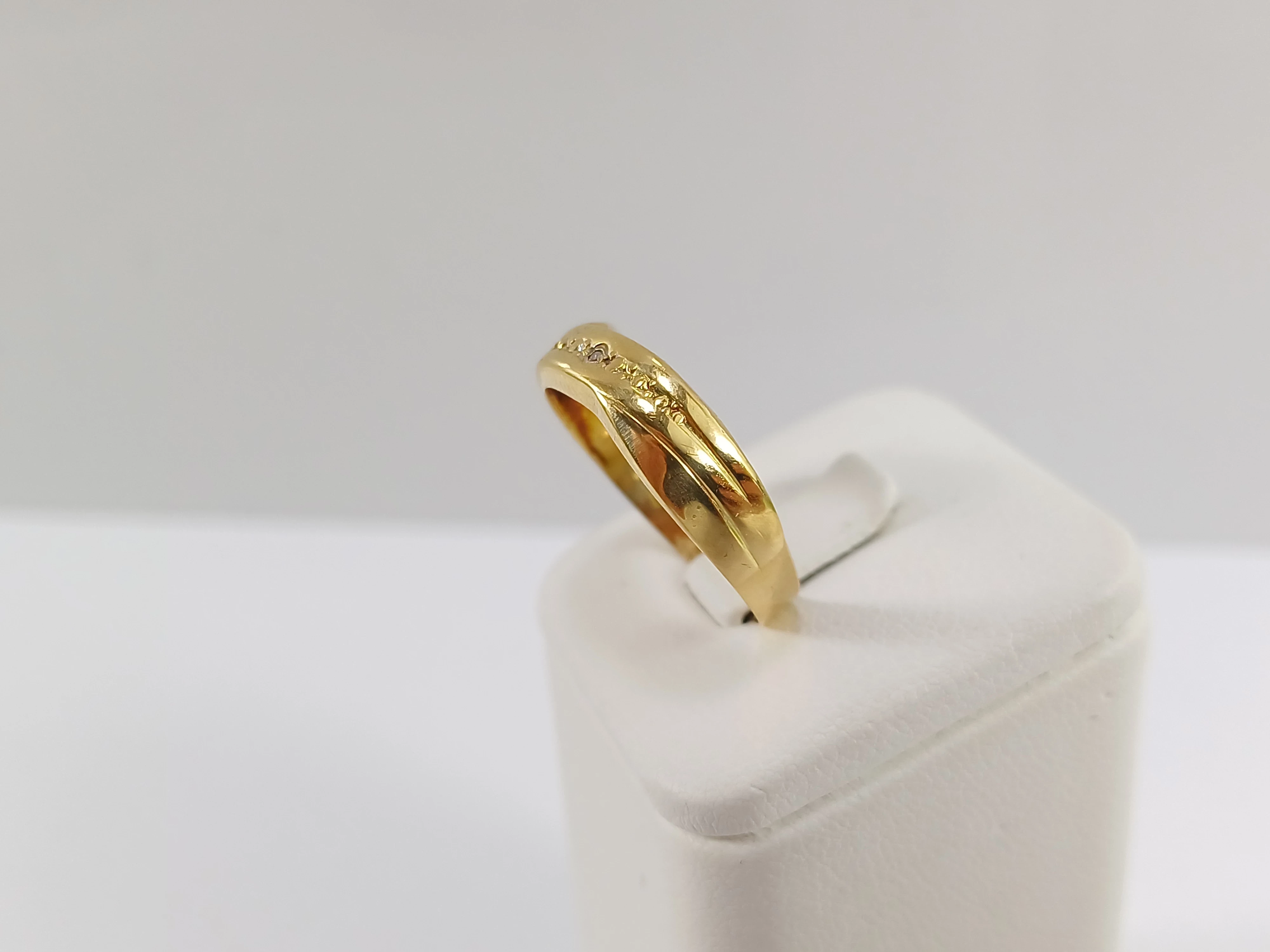 zloty-obraczkowy-pierscionek-176g-750-rozmiar-18-z-diamentem-material-zloto