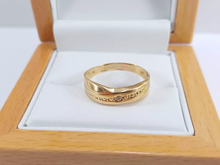 zloty-obraczkowy-pierscionek-176g-750-rozmiar-18-z-diamentem-marka-inna-marka