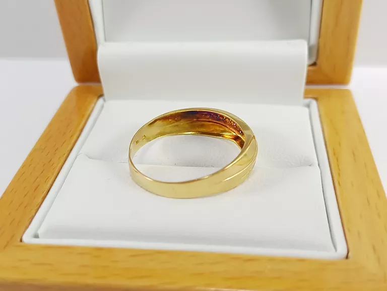 zloty-obraczkowy-pierscionek-176g-750-rozmiar-18-z-diamentem-waga-102