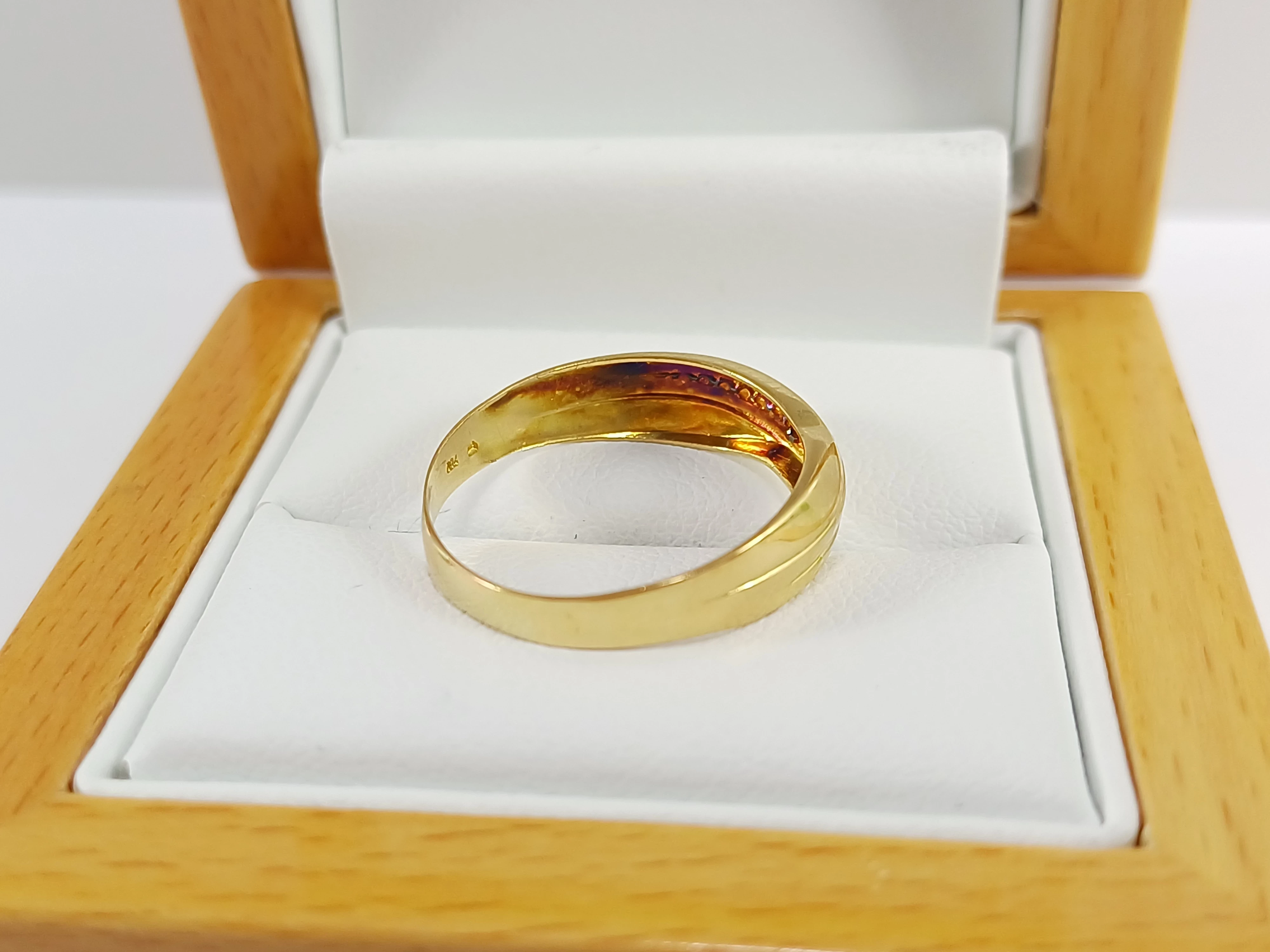 zloty-obraczkowy-pierscionek-176g-750-rozmiar-18-z-diamentem-waga-102