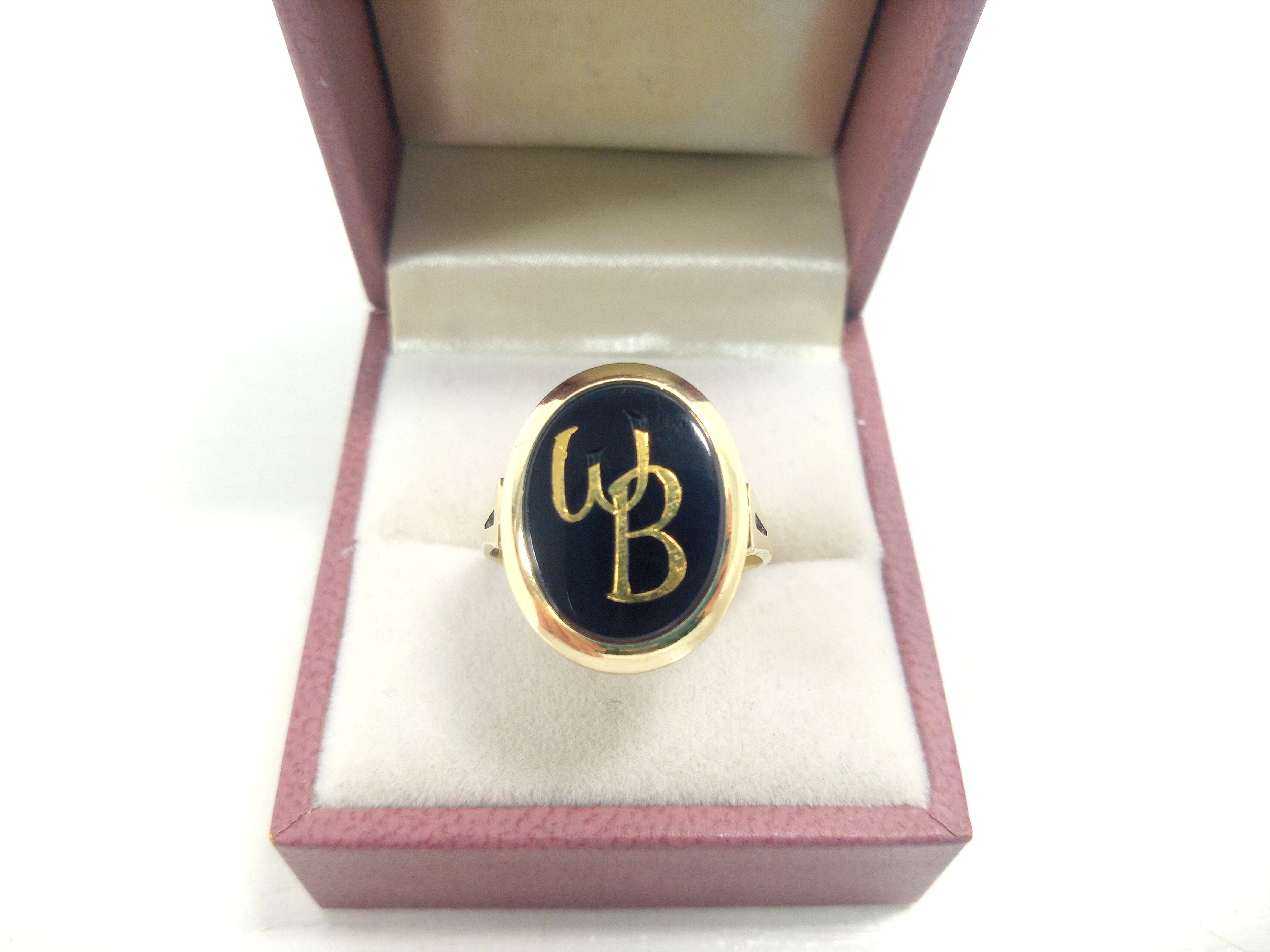 ciekawy-zloty-pierscionek-inicjaly-w-b-material-dominujacy-zloto