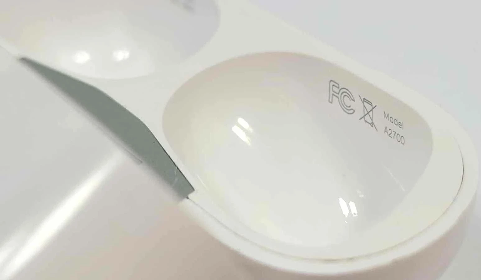 airpods-a2700-air-pods-pro-2nd-generation-white-kod-producenta-mqd83zma