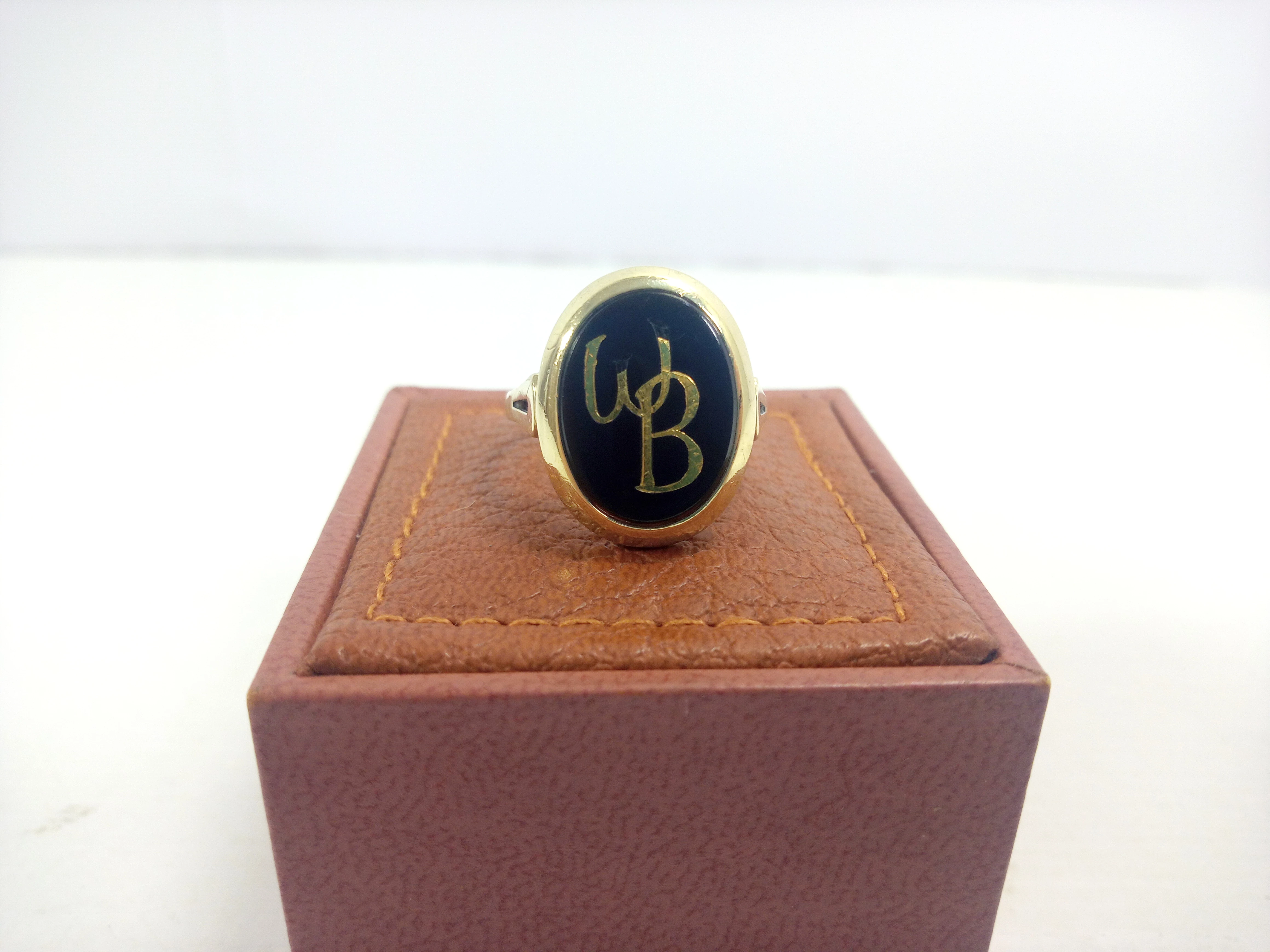 ciekawy-zloty-pierscionek-inicjaly-w-b-tysiaclecia-2a-nowe-miasto-lubawskie