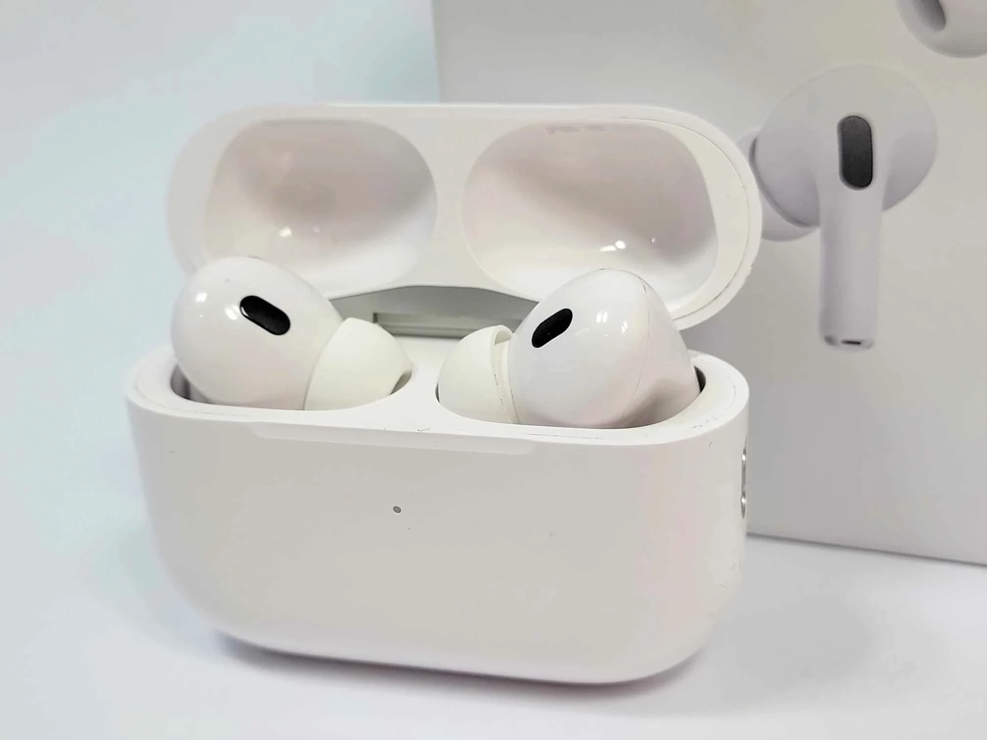 airpods-a2700-air-pods-pro-2nd-generation-white-model-airpods-pro-2-gen